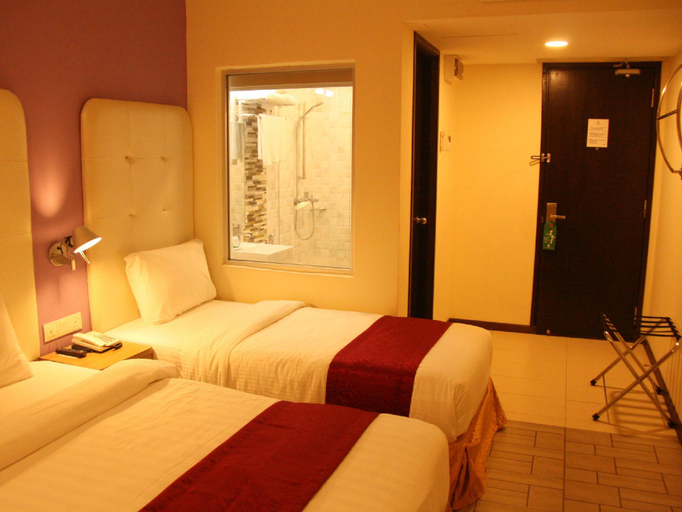 Others 2, Ritz Inn Lumut, Manjung