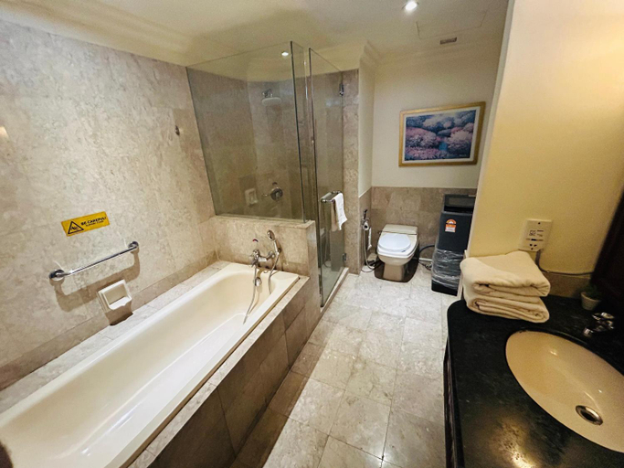 Bathroom 5, PERFECT SUITE at TIMES SQUARE KL, Kuala Lumpur