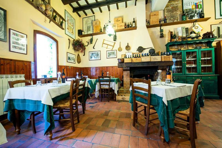 Food & Drinks 5, Borgo San Quirico d'Orcia B&B - Capitano Collection - Albergo diffuso, Siena
