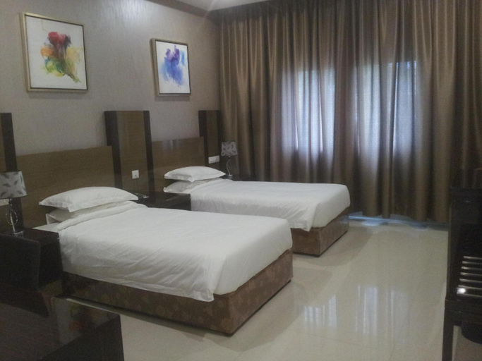 Others 5, Saffron Hotel, Jalna