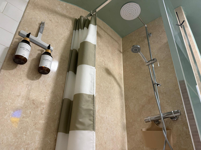 Bathroom 2, West Stow Pods in Bury St Edmunds, Suffolk