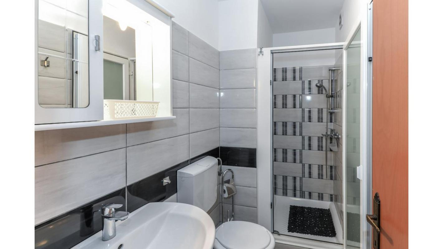 Bathroom 5, Comfortable apartment in Umag with parking space, Umag