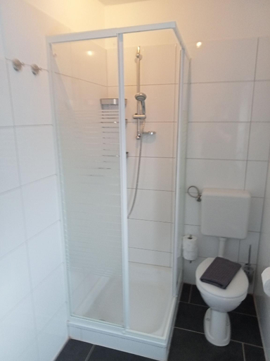 Bathroom 3, Ferienhaus am Binnenhafen, Emden