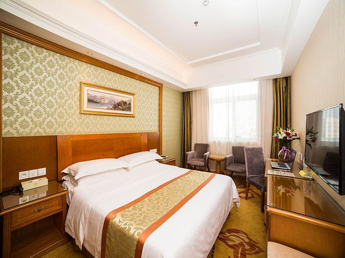 Bedroom 2, Vienna Hotel (Yantai Jinshatan Taishan Road), Yantai