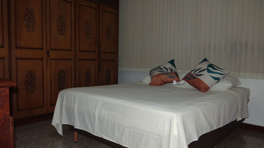 Room 5, Caravellas dois quartos, Cabo Frio