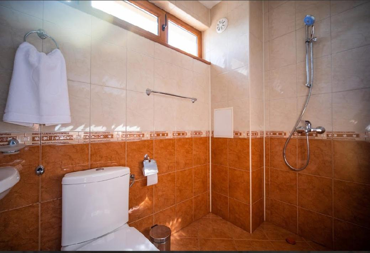 Bathroom 4, Stefaniya Apartments, Sozopol