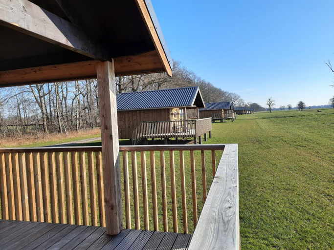 Others 2, Lodge by Dutch Meadows with Scenic Veranda, De Wolden
