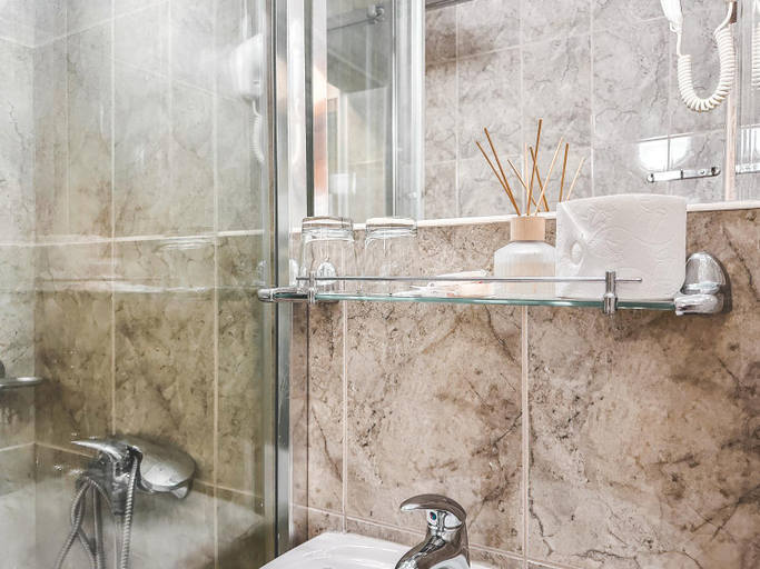 Bathroom 3, Hotel Gorna Banya, Stolichna