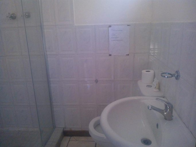 Bathroom 3, Luxury Wild Inn, Ngamiland East