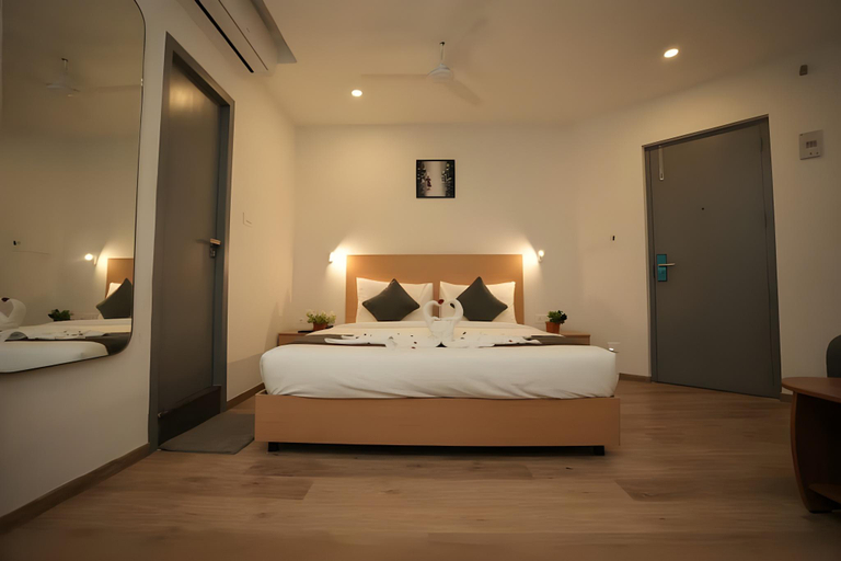 Bedroom 3, GRAND GANPAT HOTEL,VELLORE, Vellore