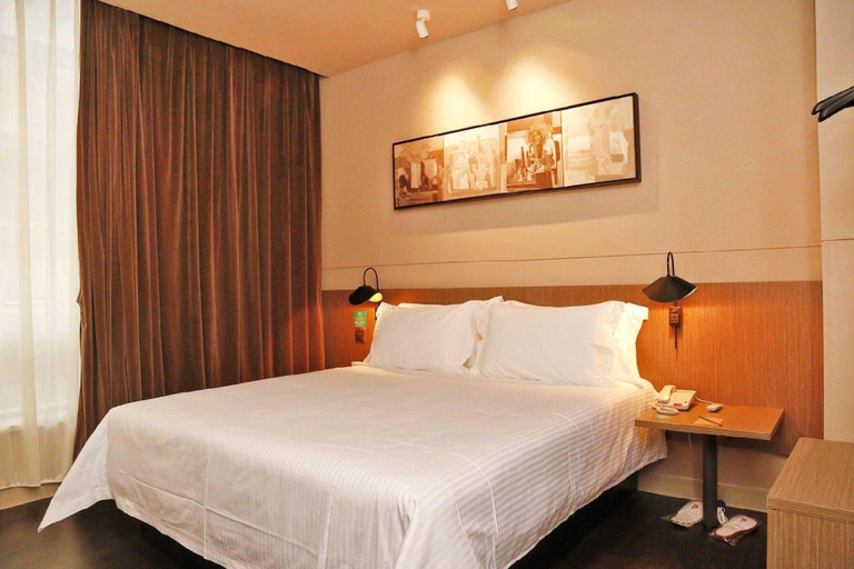 Bedroom 2, Jinjiang Inn Select Shenzhen Huanggang Port Huangcheng Square, Shenzhen
