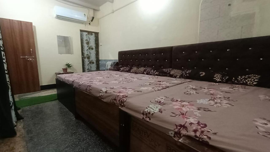 Bedroom 2, Shree Gopal Niketan, Mathura