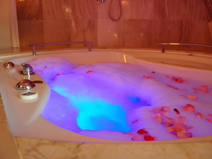 Bathroom 4, Vigo Grand Hotel, Ploiesti