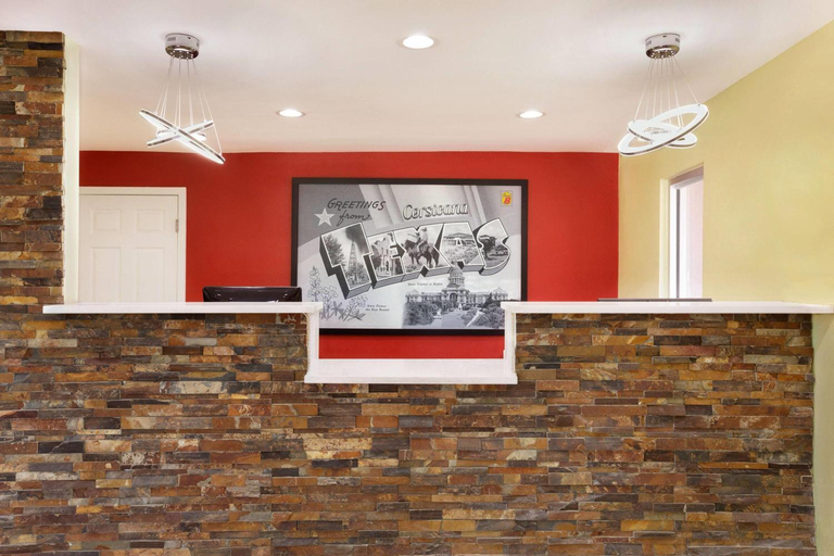 Public Area 2, Super 8 by Wyndham Corsicana, Navarro