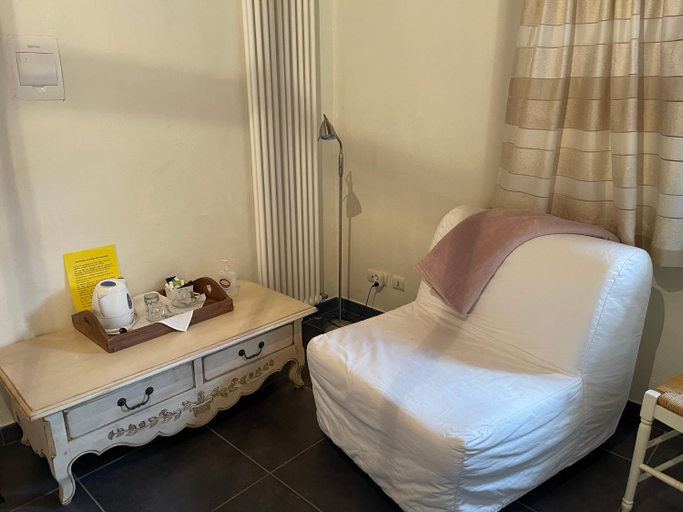 Bedroom 2, Masoe des Chatards, Allier