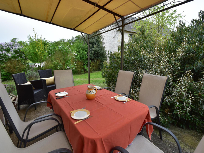 Food & Drinks 5, Cottage in an old remote farmhouse, Indre