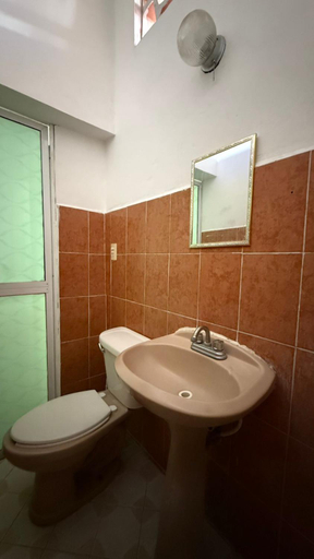 Bathroom 5, Hotel Climar, Veracruz
