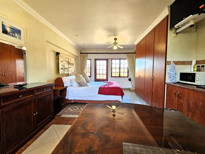 Bedroom 3, Villa Sant Andrea Boutique Luxury Villa, Ekurhuleni