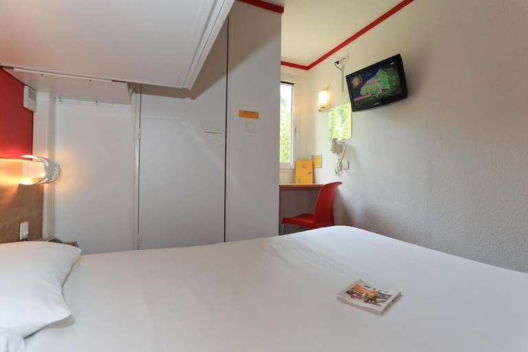 Bedroom 2, P'tit Dej-HOTEL Bordeaux Est, Gironde