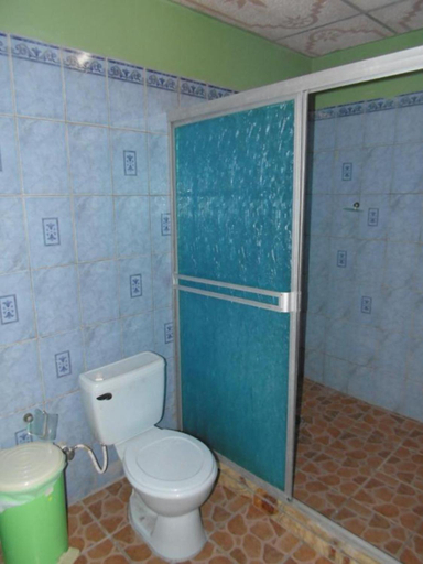 Bathroom 5, Hostal Dona Rosa, Bluefields