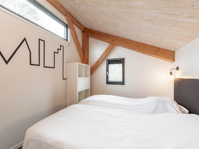 Bedroom 3, Villa near Sint Maartenszee Beach with Jacuzzi, Zijpe
