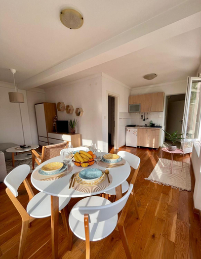 Others 4, Sunny apartments
