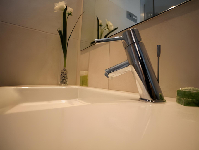 Bathroom 4, Hostal Rambla, Barcelona