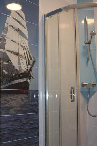 Bathroom 2, Willa Pod Zaglami, Słupsk