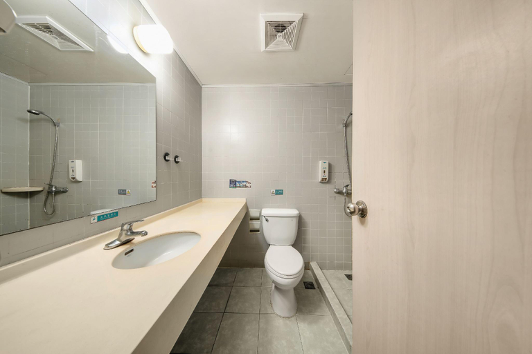 Bathroom 4, Jinjiang Inn Yiwu, Jinhua