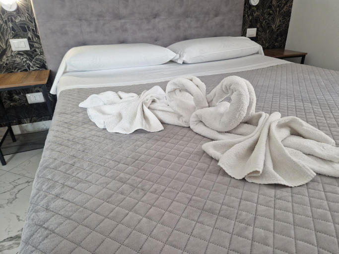 Bedroom 5, Eden, Catanzaro
