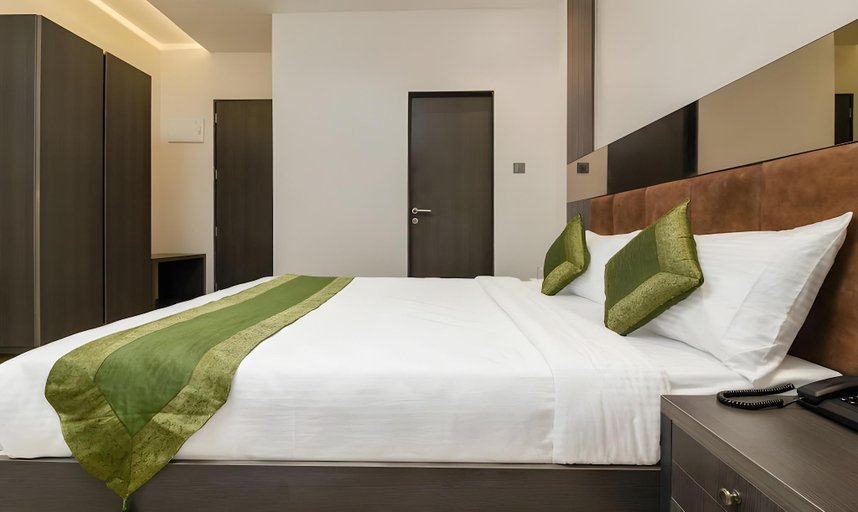 Bedroom 3, Hotel Oyster Suite - Hotel in Andheri West, Mumbai Suburban