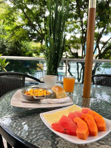Food & Drinks 4, Hotel Room 2, Santiago de Cali
