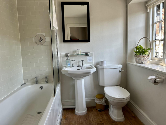 Bathroom 3, The Talbot, Dorset