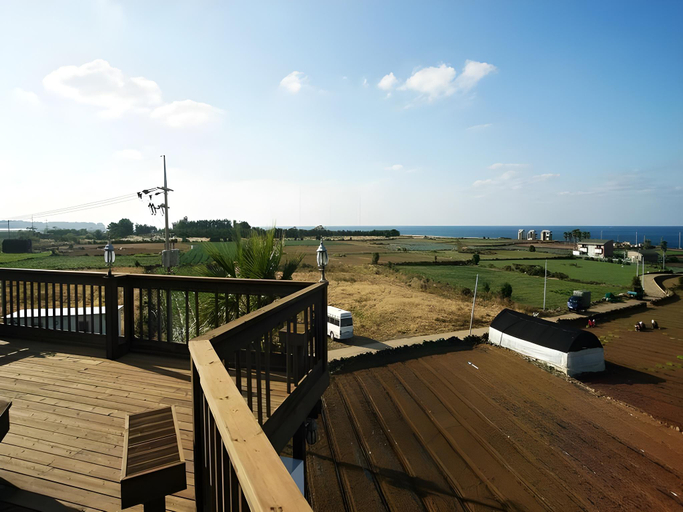 Others 4, El Roman Pension, Jeju