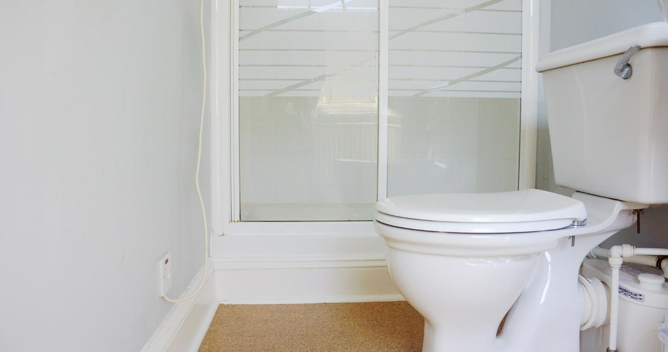 Bathroom 2, The Loriston, East Sussex