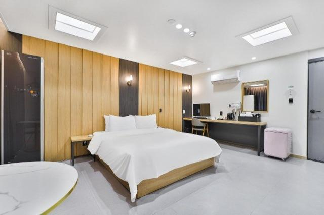 Bedroom 2, Changwon Masan Hotel Songdam Habseong Branch, Masan