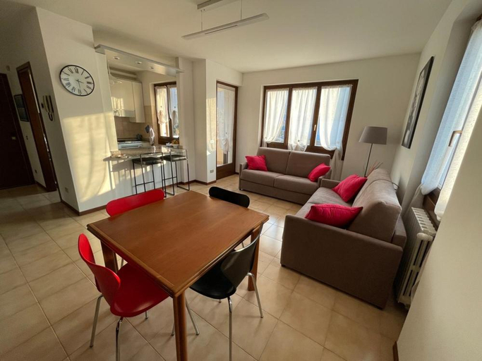 Others 2, Welcome Traveller LA PERLA APARTMENTS, Verona