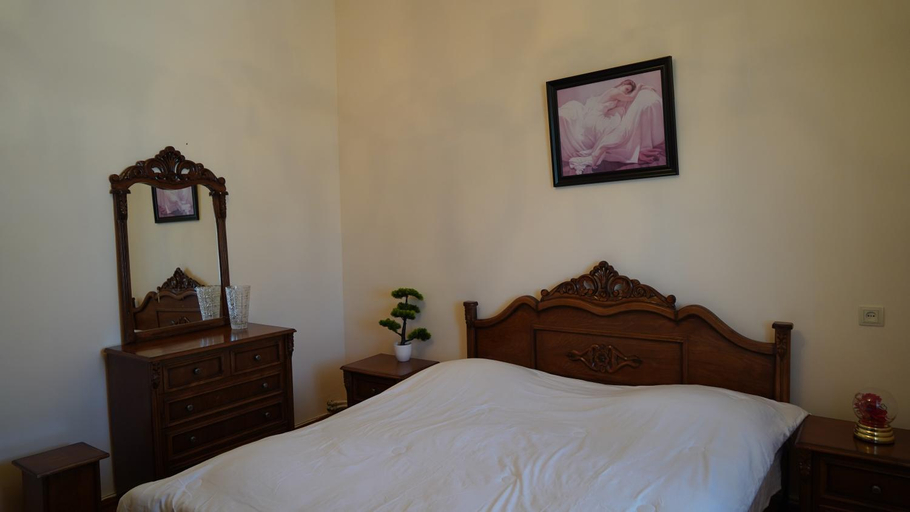 Bedroom 2, Abrahamyans Guesthouse