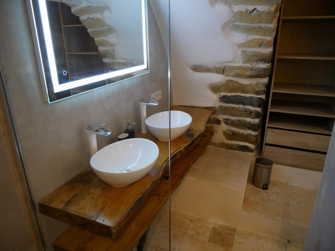 Bathroom 3, Les agaves piscine panoramique vue exceptionnelle, Ardèche