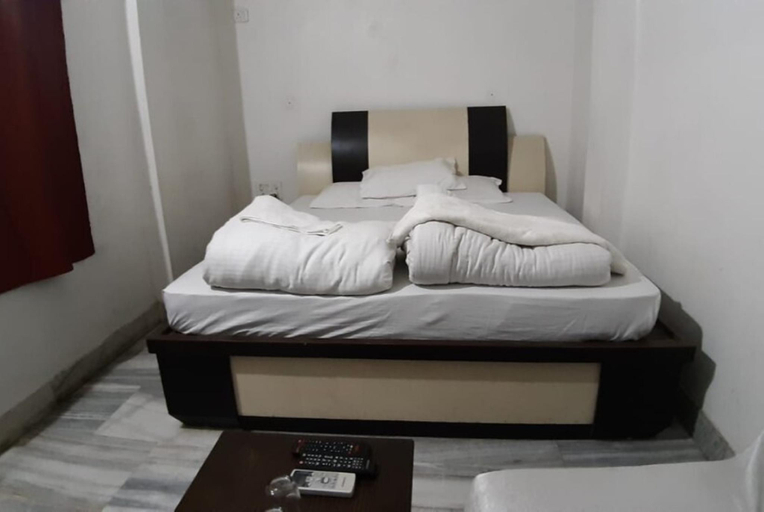 Bedroom 2, Hotel Midtown (Chapra,Bihar), Saran