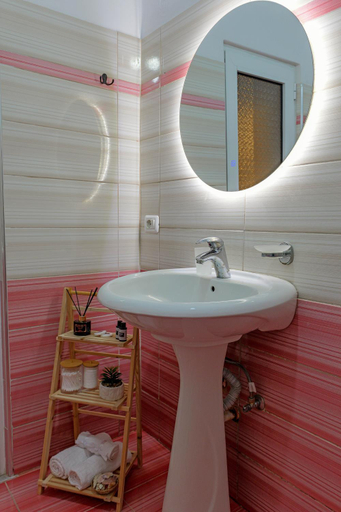 Bathroom 2, Budo Apartments, Sarandës