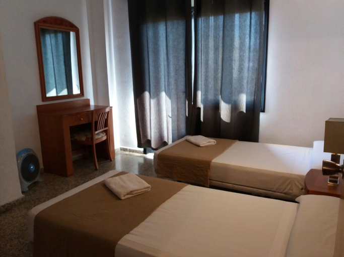 Others 4, The Hostal Tierramar, Baleares