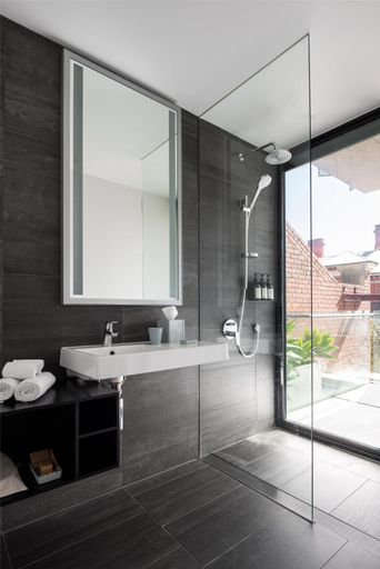 Bathroom 5, Alex Hotel, Perth