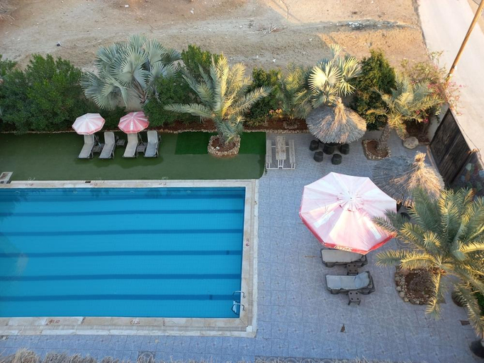 Others 3, Lafamilia Albadwan, Shooneh Janoobiyyeh