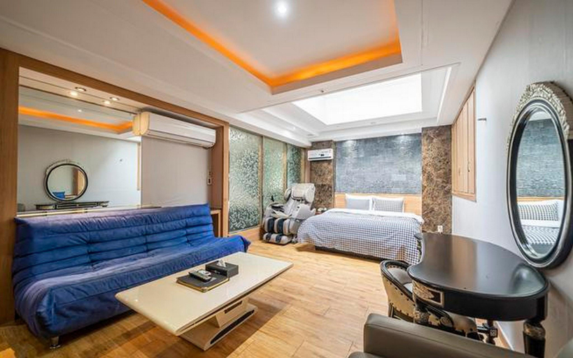 Bedroom 2, Gildong Argo Hotel, Gandong