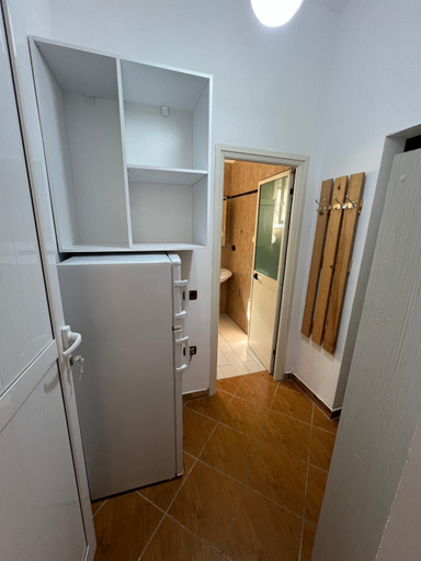Bathroom 3, Roel 2 -apartments, Vlorës