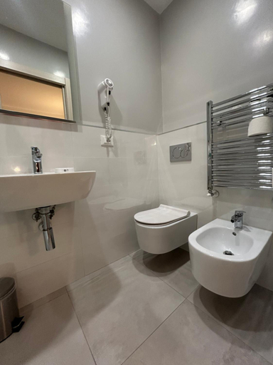 Bathroom 2, Alba rooms, La Spezia