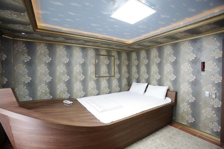 Bedroom 3, Pataya Motel, Geoje