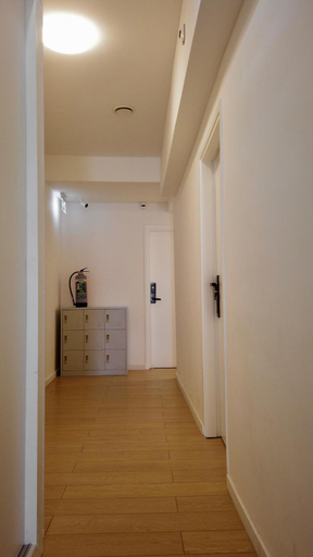 Others 3, Y Hostel, Amsterdam