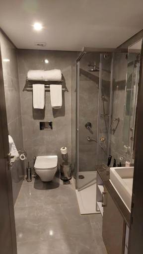 Bathroom 4, Porto Sokhna Beach Resort & Spa, 'Ataqah